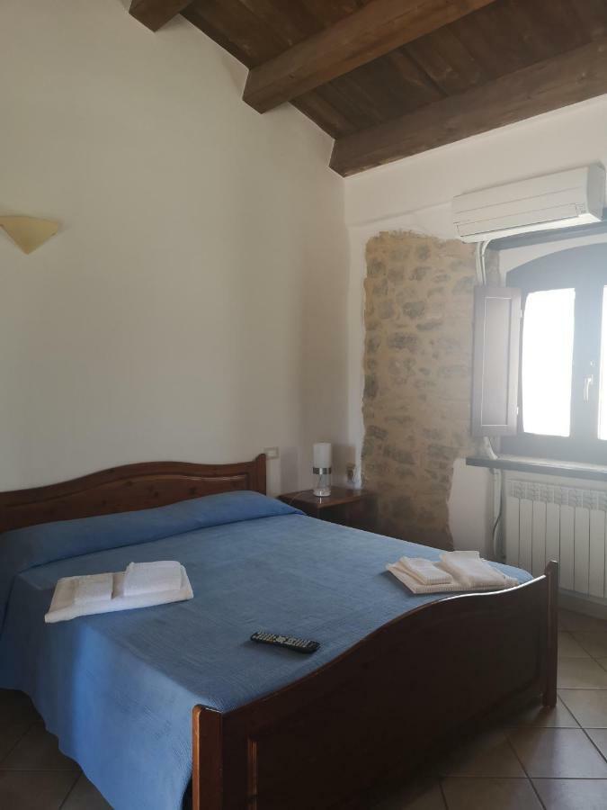Вілла Sperone Agriturismo Assoro Екстер'єр фото