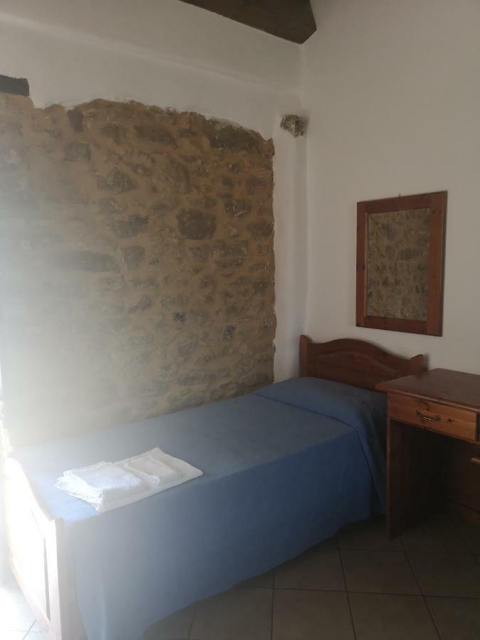 Вілла Sperone Agriturismo Assoro Екстер'єр фото